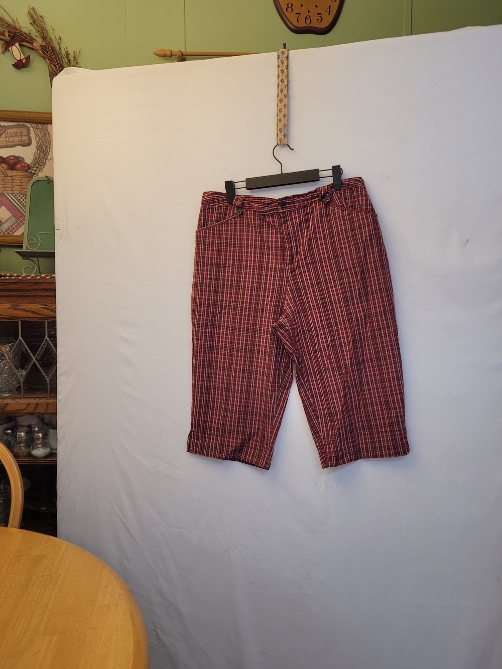 Women's Red Plaid Capris